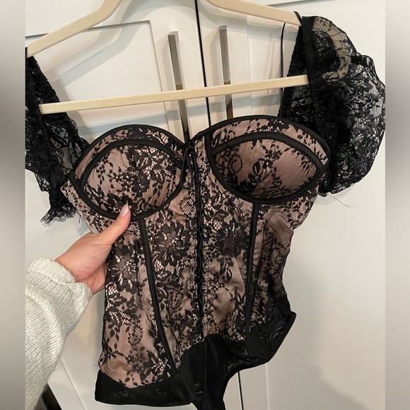 Black lace corset bodysuit NWT - Picture 3 of 4
